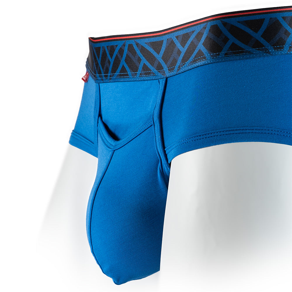 Close up of pintatubo pouch and fly in luzon blue.